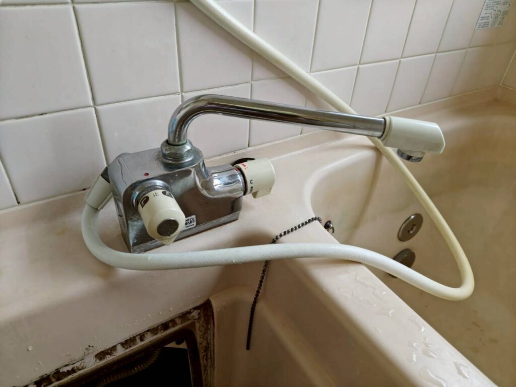 坂戸市中里｜洗面台交換｜水栓交換｜水廻りリフォーム｜襖貼替｜照明交換｜M様邸